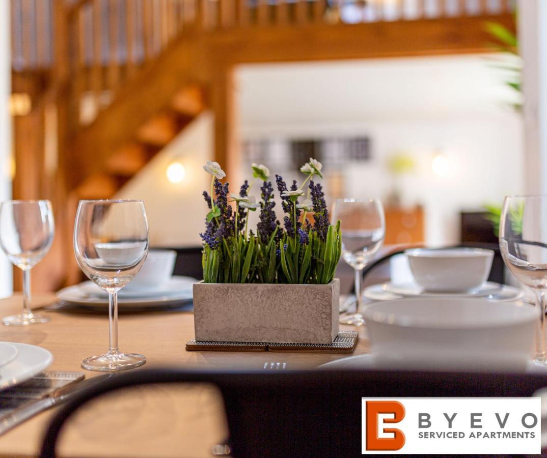 Byevo Oswestry Barn - Quirky Romantic Retreat Or Cosy Contractor Base Exterior foto